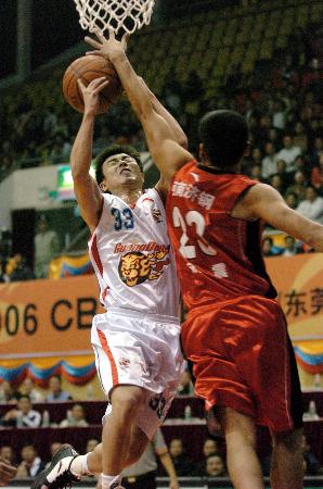 苏州地区球迷近距离感受了足协杯的特色（苏州球迷近距离体验足协杯魅力）