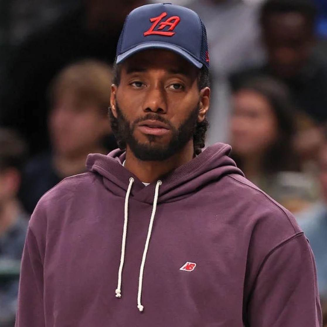 王飞获双料推广人奖，推动中国拳击发展，助力职业拳击繁荣。（王飞荣获双料推广人称号，助推中国拳击发展与职业拳击繁荣）