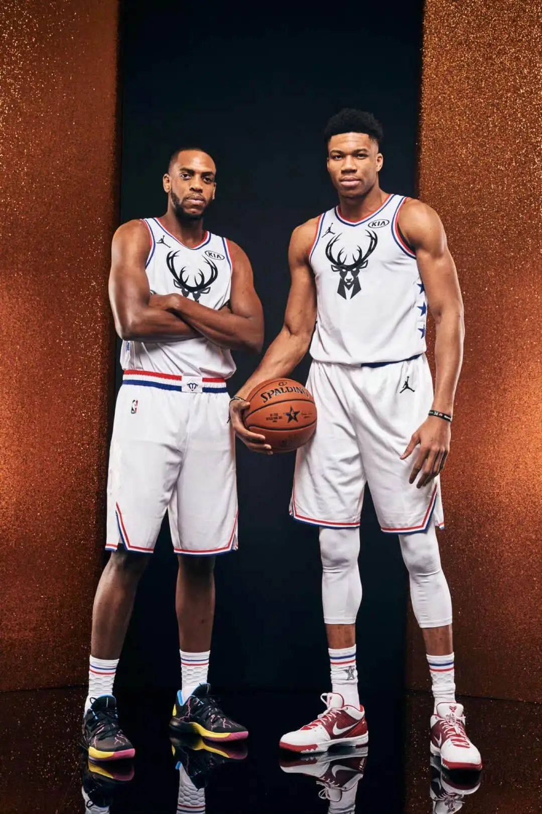 勇士队防守顶尖，波斯特超越格林，科尔应给予更多首发机会。（勇士防守强势，波斯特表现胜格林，科尔该增加其先发机会）