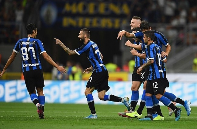 弗赖堡4-0大胜美因茨，奥斯特哈格、曼赞比建功（弗赖堡4-0完胜美因茨，奥斯特哈格与曼赞比相继破门）