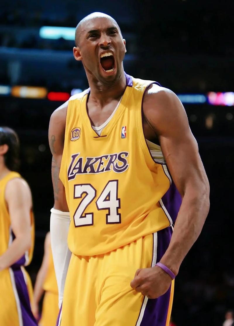 德容：难道我非要去英超才能证明自己的价值吗？我不这么认为（德容：无需赴英超也能证明自己）