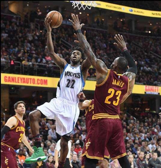 姆巴佩伤愈回归！皇马防线全面告急 阿隆索迎来一丝喜讯（姆巴佩伤愈复出！皇马后防岌岌可危，阿隆索传来一线利好）