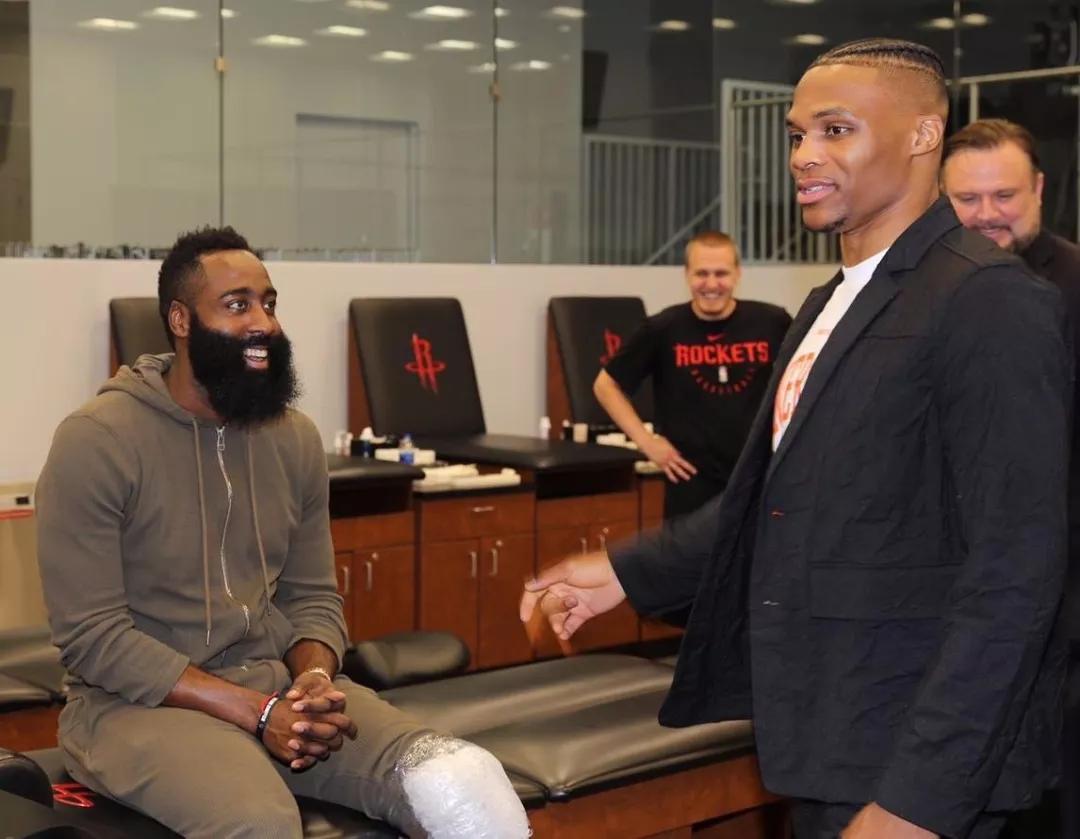 称重仪式结束，迭戈·帕切科与凯文·勒勒·萨乔将在明日对决（称重落幕，迭戈·帕切科与凯文·勒勒·萨乔明日开战）